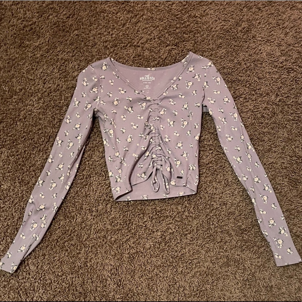Hollister Floral Lavender Shirt. Size Small